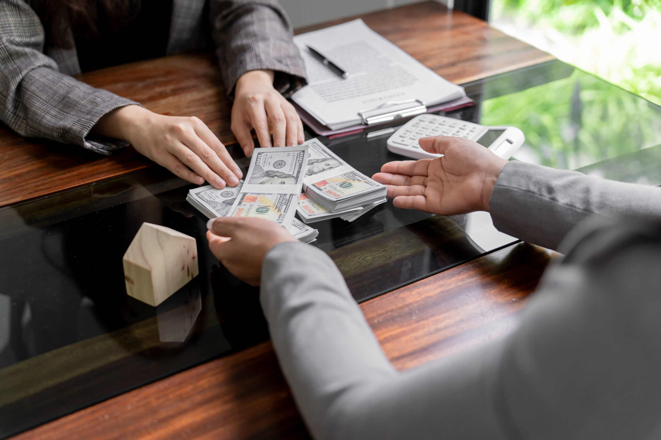 How to Borrow from a Licensed Moneylender in Singapore the Right Way